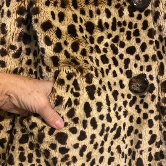 American Rag faux leopard coat - Picture 3 of 9